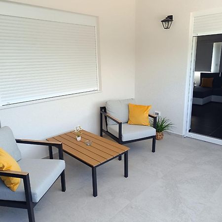 Apartman Elana ชิเบนิก ภายนอก รูปภาพ